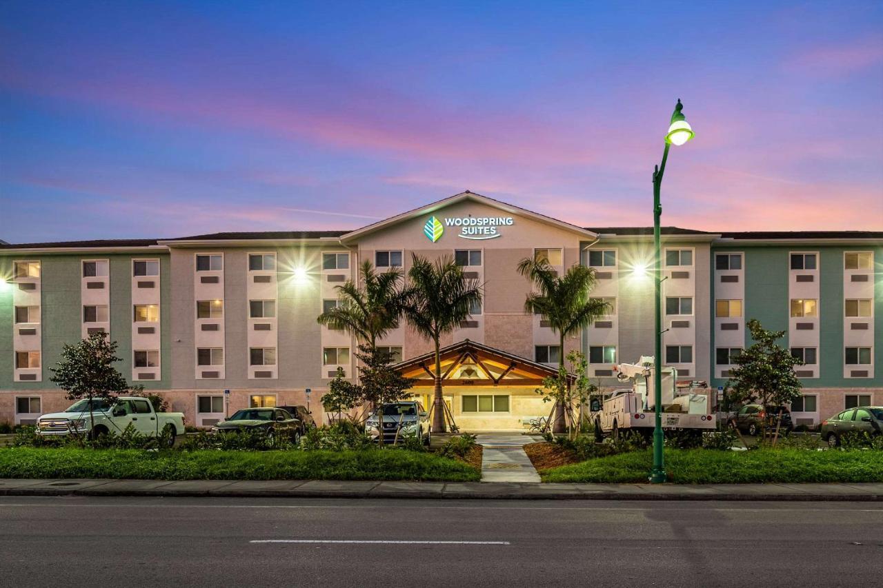 Woodspring Suites Naples West Exterior foto